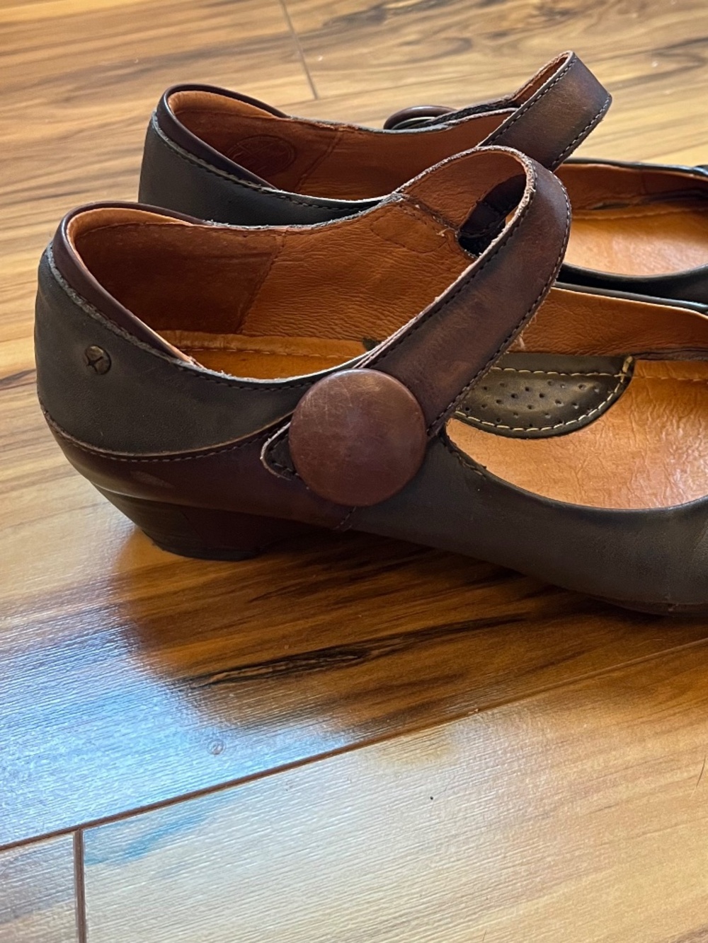 Pikolinos Gandia Mary Jane pumps (Size 38 or 7.5) - Picture 2 of 5